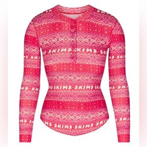 LOGO PLUSH POINTELLE SLEEVE HENLEY- Red Fair Isle